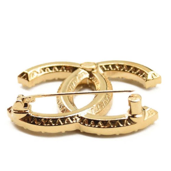 CHANEL Large Gold & Crystal CC Brooch - Picture 6 of 9